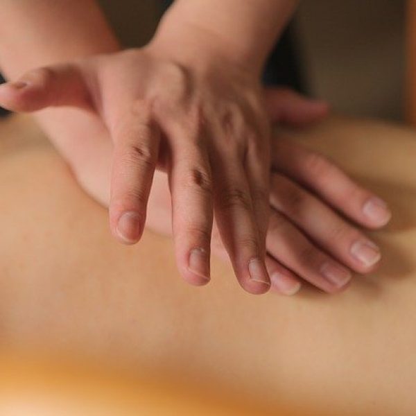 Massaggio Schiena trattamenti energetici articolari